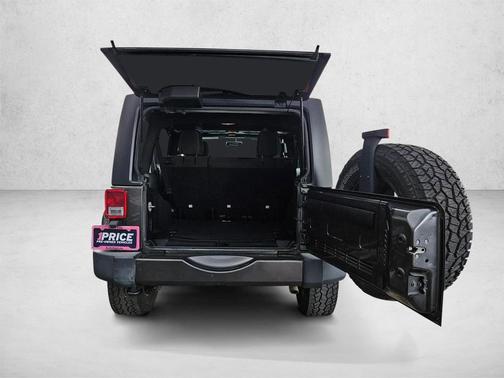 Granite Crystal Metallic Clearcoat 2018 Jeep Wrangler JK Unlimited Sahara