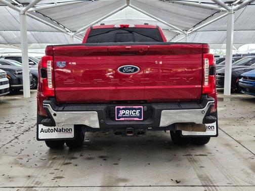 Rapid Red Metallic Tinted Clearcoat 2023 Ford F-350 Lariat