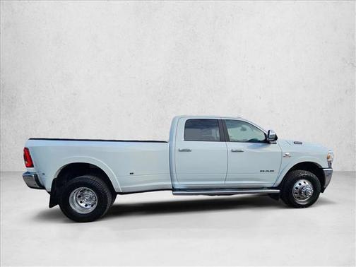 2022 RAM 3500 Laramie Crew Cab 4x4 8' Box
