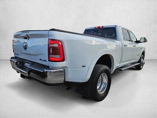 2022 RAM 3500 Laramie Crew Cab 4x4 8' Box