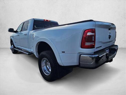 2022 RAM 3500 Laramie Crew Cab 4x4 8' Box