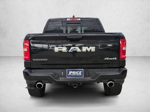 Diamond Black Crystal Pearlcoat 2026 RAM 1500 Laramie