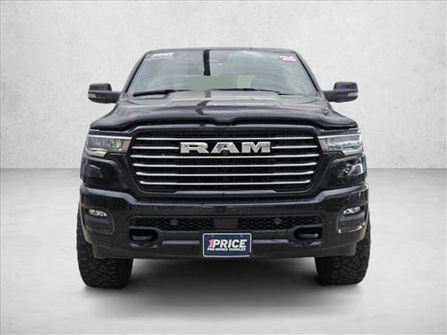 Diamond Black Crystal Pearlcoat 2026 RAM 1500 Laramie