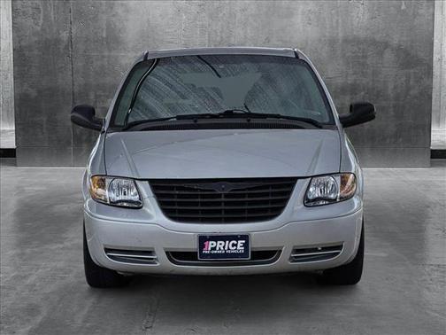 2006 Chrysler Town & Country Base