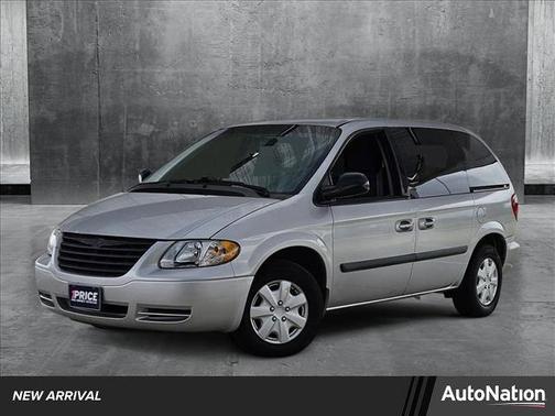 2006 Chrysler Town & Country Base