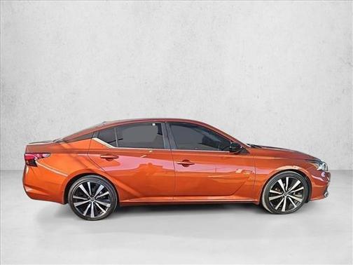 2021 Nissan Altima SR FWD