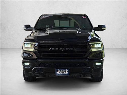 Diamond Black Crystal Pearlcoat 2019 RAM 1500 Laramie