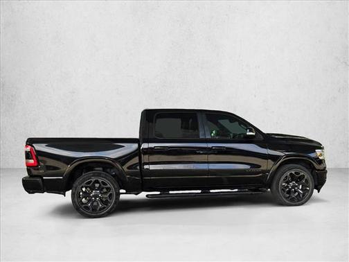 Diamond Black Crystal Pearlcoat 2019 RAM 1500 Laramie