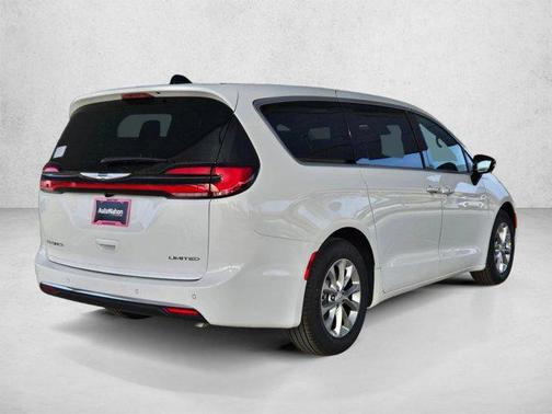Bright White Clearcoat 2026 Chrysler Pacifica Limited