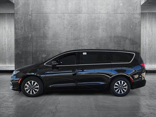 2025 Chrysler Pacifica Hybrid Select