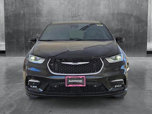 2025 Chrysler Pacifica Hybrid Select