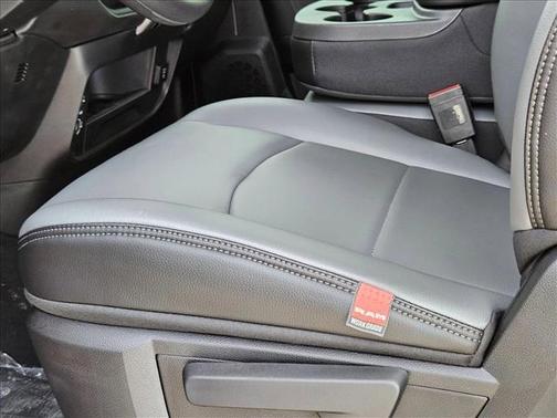 2025 RAM 2500 Tradesman Crew Cab 4x4 6'4' Box