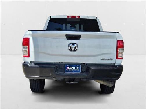 2022 RAM 3500 Tradesman Crew Cab 4x4 6'4' Box