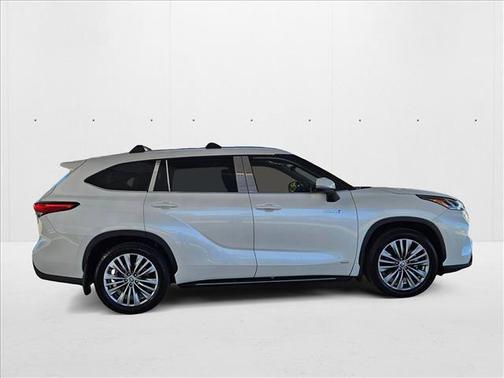 2021 Toyota Highlander Hybrid Platinum
