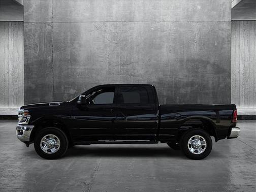 2025 RAM 2500 Tradesman Crew Cab 4x4 6'4' Box