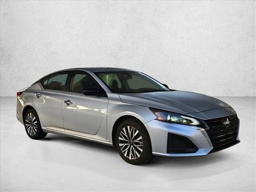 Brilliant Silver Metallic 2024 Nissan Altima 2.5 SV