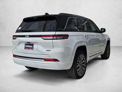 Bright White Clearcoat 2026 Jeep Grand Cherokee Summit