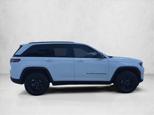 Bright White Clearcoat 2024 Jeep Grand Cherokee Altitude