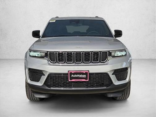 Silver Zynith 2026 Jeep Grand Cherokee Altitude