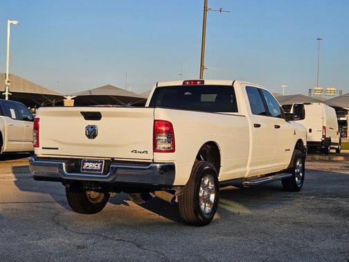 Bright White Clearcoat 2024 RAM 3500 Big Horn Crew Cab 4x4 8' Box
