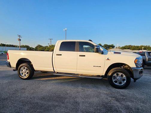 Bright White Clearcoat 2024 RAM 3500 Big Horn Crew Cab 4x4 8' Box