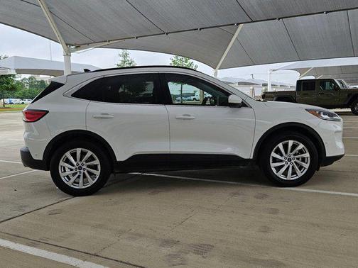 2022 Ford Escape Titanium