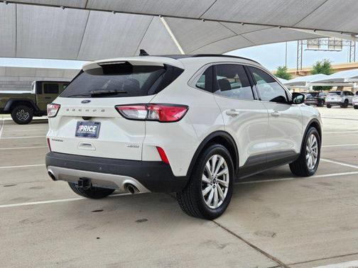 2022 Ford Escape Titanium