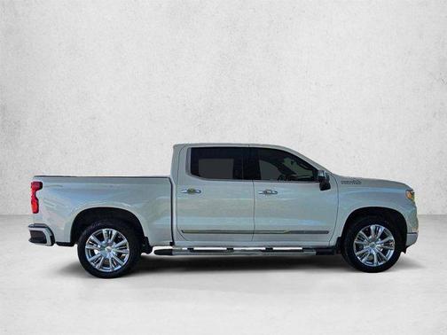 Iridescent Pearl Tricoat 2024 Chevrolet Silverado 1500 High Country