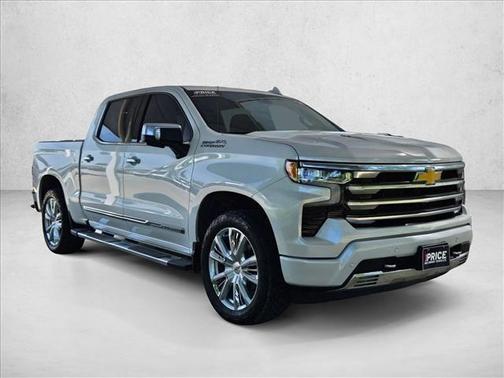 Iridescent Pearl Tricoat 2024 Chevrolet Silverado 1500 High Country