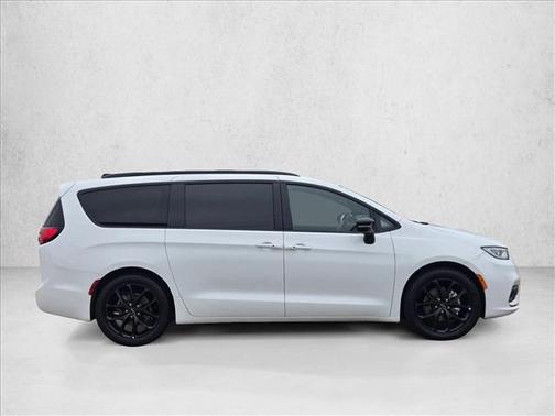 Bright White Clearcoat 2025 Chrysler Pacifica Limited