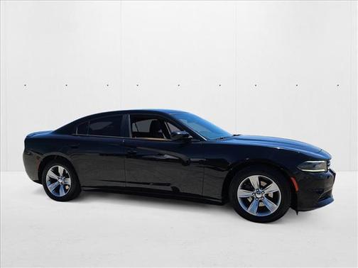 2016 Dodge Charger SE