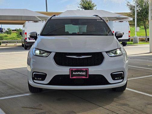2025 Chrysler Pacifica L