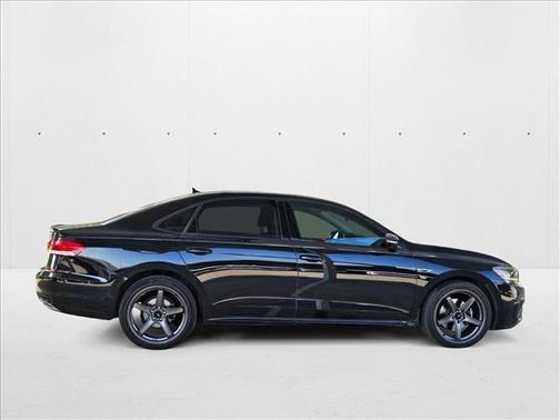 2020 Volkswagen Passat 2.0T R-Line
