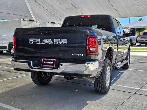 2025 RAM 2500 Tradesman Crew Cab 4x4 6'4' Box
