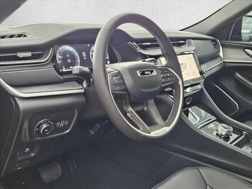 diamond black crystal pearlcoat 2026 Jeep Grand Cherokee Limited