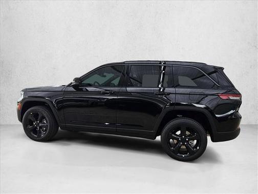 diamond black crystal pearlcoat 2026 Jeep Grand Cherokee Limited