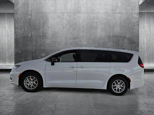 2025 Chrysler Pacifica L
