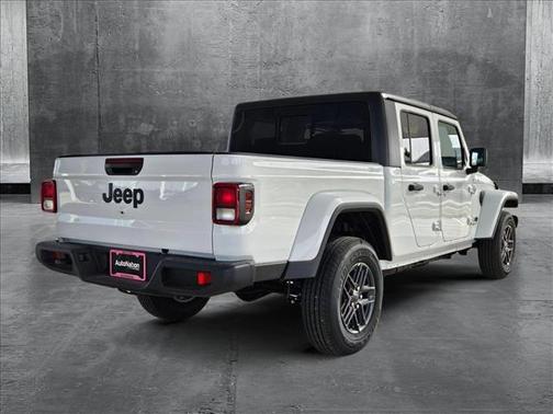 2025 Jeep Gladiator Sport S
