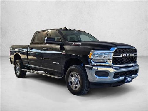 2020 RAM 2500 Tradesman Crew Cab 4X4 6'4' Box