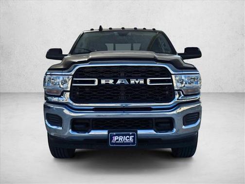 2020 RAM 2500 Tradesman Crew Cab 4X4 6'4' Box
