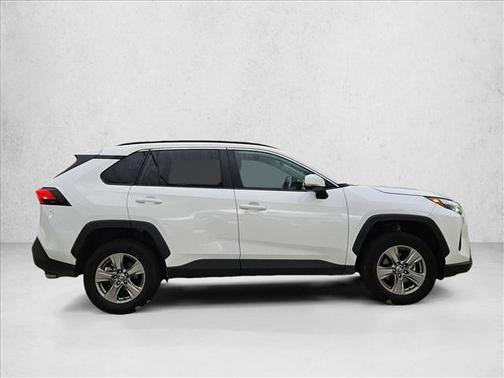 Ice Cap 2024 Toyota RAV4 XLE