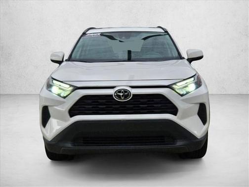 Ice Cap 2024 Toyota RAV4 XLE