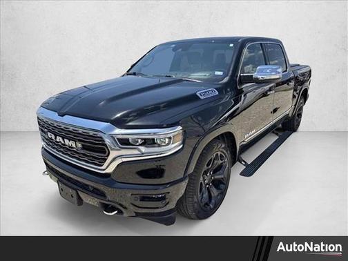Diamond Black Crystal Pearlcoat 2021 RAM 1500 Limited