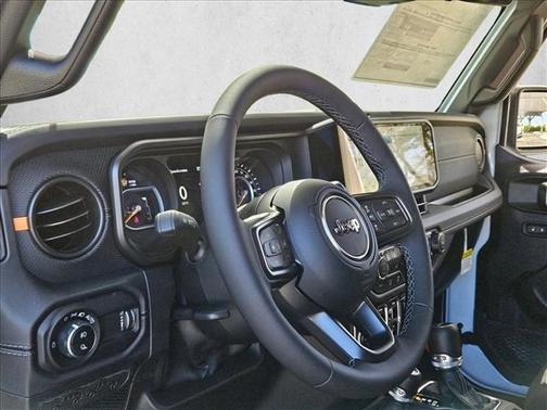 Bright White Clearcoat 2026 Jeep Gladiator Mojave 4x4