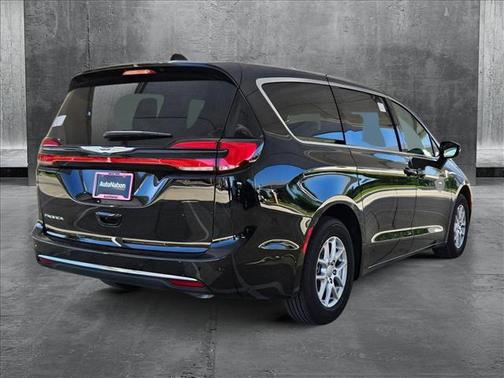 2025 Chrysler Pacifica L