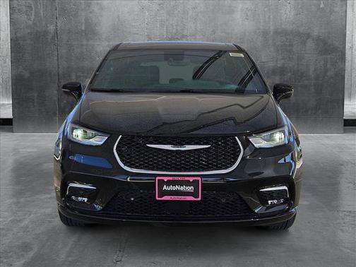 2025 Chrysler Pacifica L