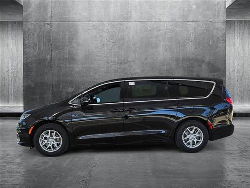 2025 Chrysler Pacifica L