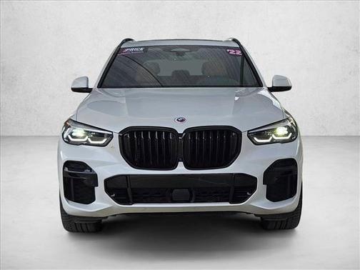 Mineral White Metallic 2022 BMW X5 M50i