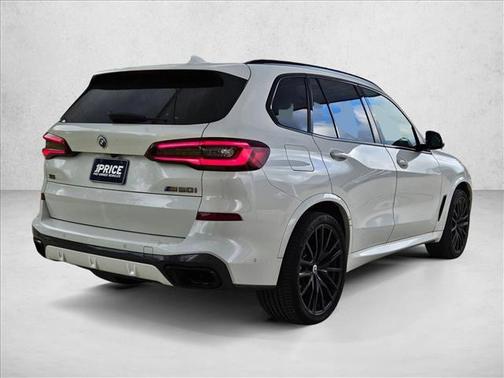 Mineral White Metallic 2022 BMW X5 M50i