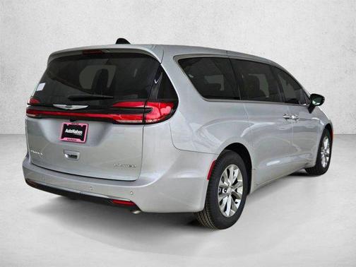 Silver Mist Clearcoat 2026 Chrysler Pacifica Limited